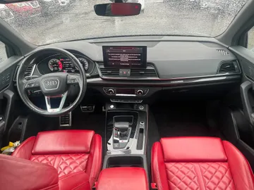 2023 Audi SQ5 - image 9