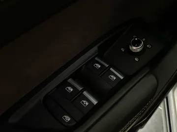 2018 Audi SQ5 - image 27