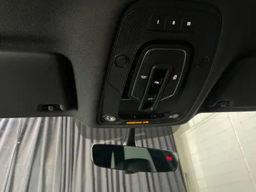 2018 Audi SQ5 - image 17