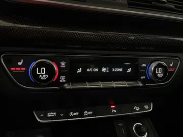 2018 Audi SQ5 - image 25