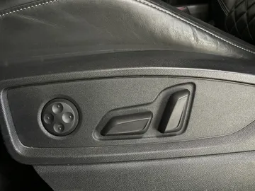 2018 Audi SQ5 - image 21