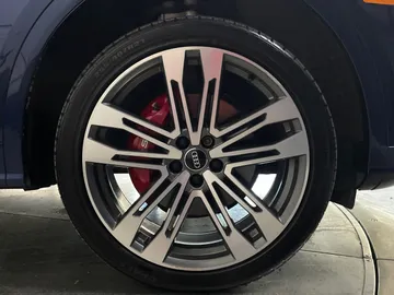 2018 Audi SQ5 - image 6