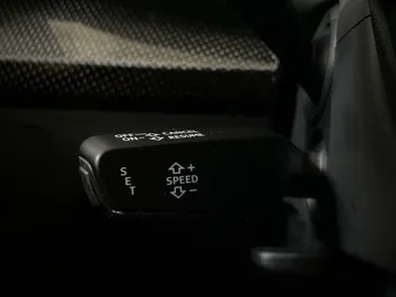 2018 Audi SQ5 - image 28