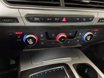 2019 Audi Q7 - image 25