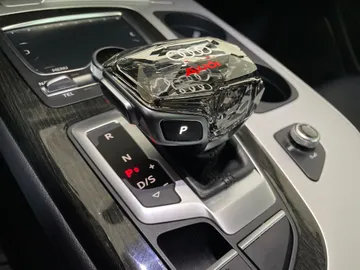 2019 Audi Q7 - image 32