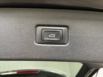 2019 Audi Q7 - image 22