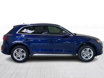 2023 Audi Q5 - image 2