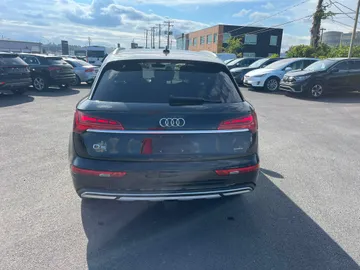 2022 Audi Q5 - image 7