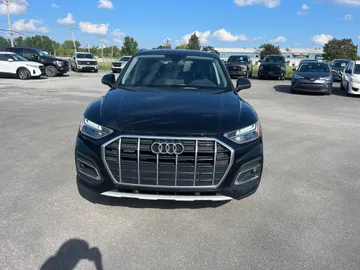 2022 Audi Q5 - image 2