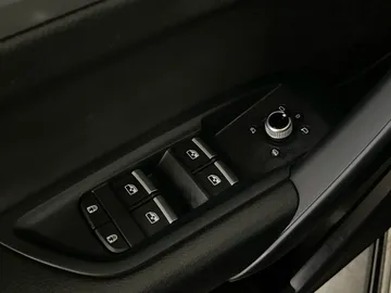 2022 Audi Q5 - image 25