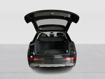 2022 Audi Q5 - image 13