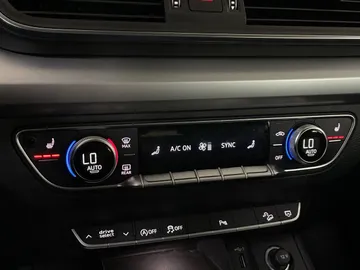 2022 Audi Q5 - image 23