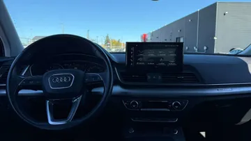 2022 Audi Q5 - image 9