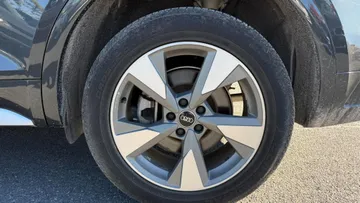 2022 Audi Q5 - image 7