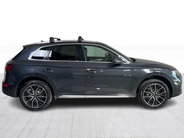 2021 Audi Q5 - image 2