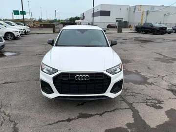 2023 Audi Q5 - image 2
