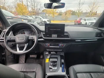 2023 Audi Q5 - image 9