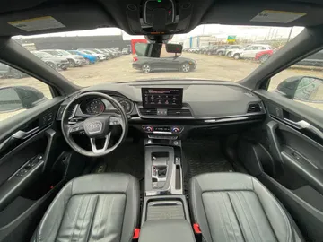 2023 Audi Q5 - image 8
