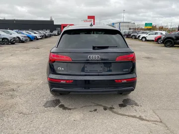 2023 Audi Q5 - image 7