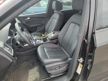 2023 Audi Q5 - image 9