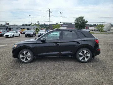 2023 Audi Q5 - image 6