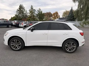 2023 Audi Q3 - image 3
