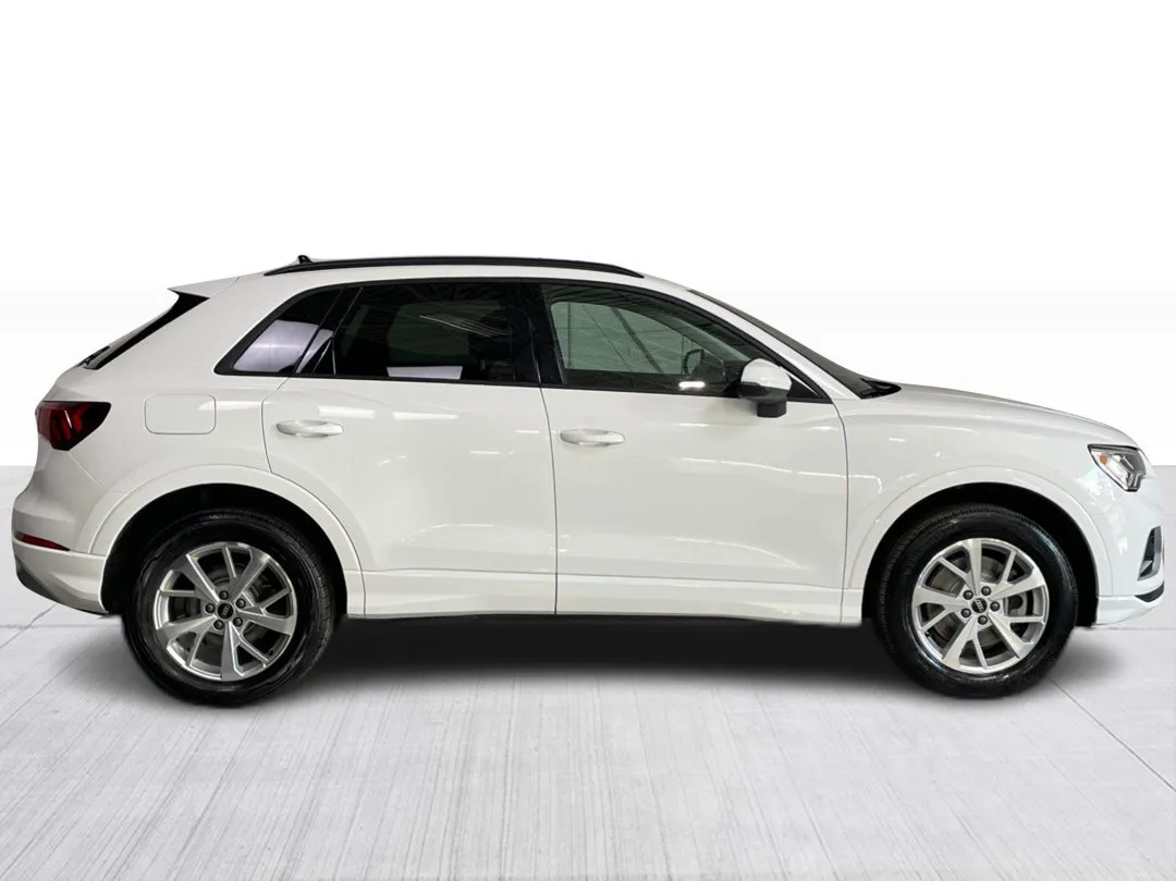 2022 Audi Q3 — photo 2