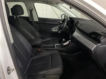 2022 Audi Q3 - image 3