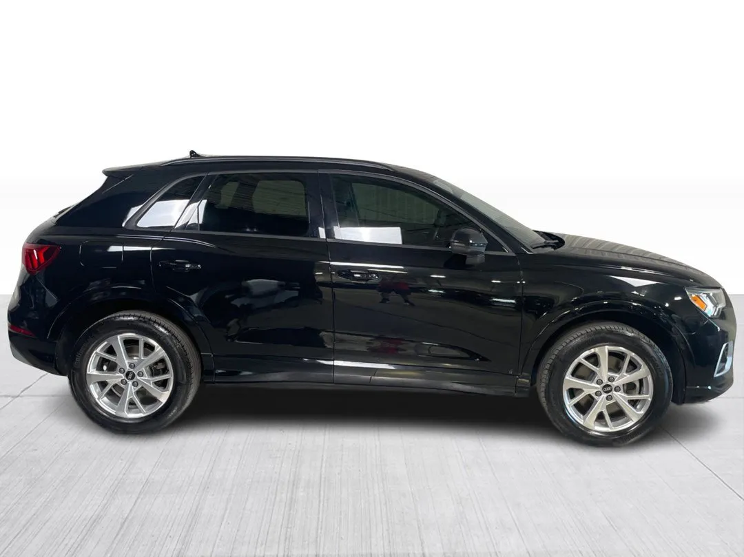 2022 Audi Q3 — photo 2