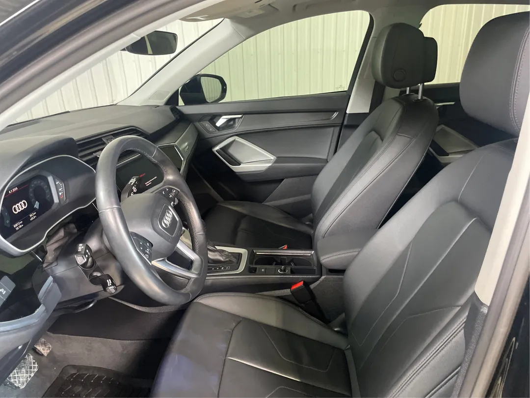 2022 Audi Q3 — photo 3