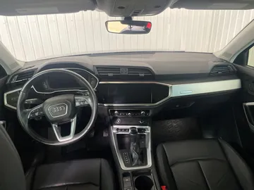 2022 Audi Q3 - image 4