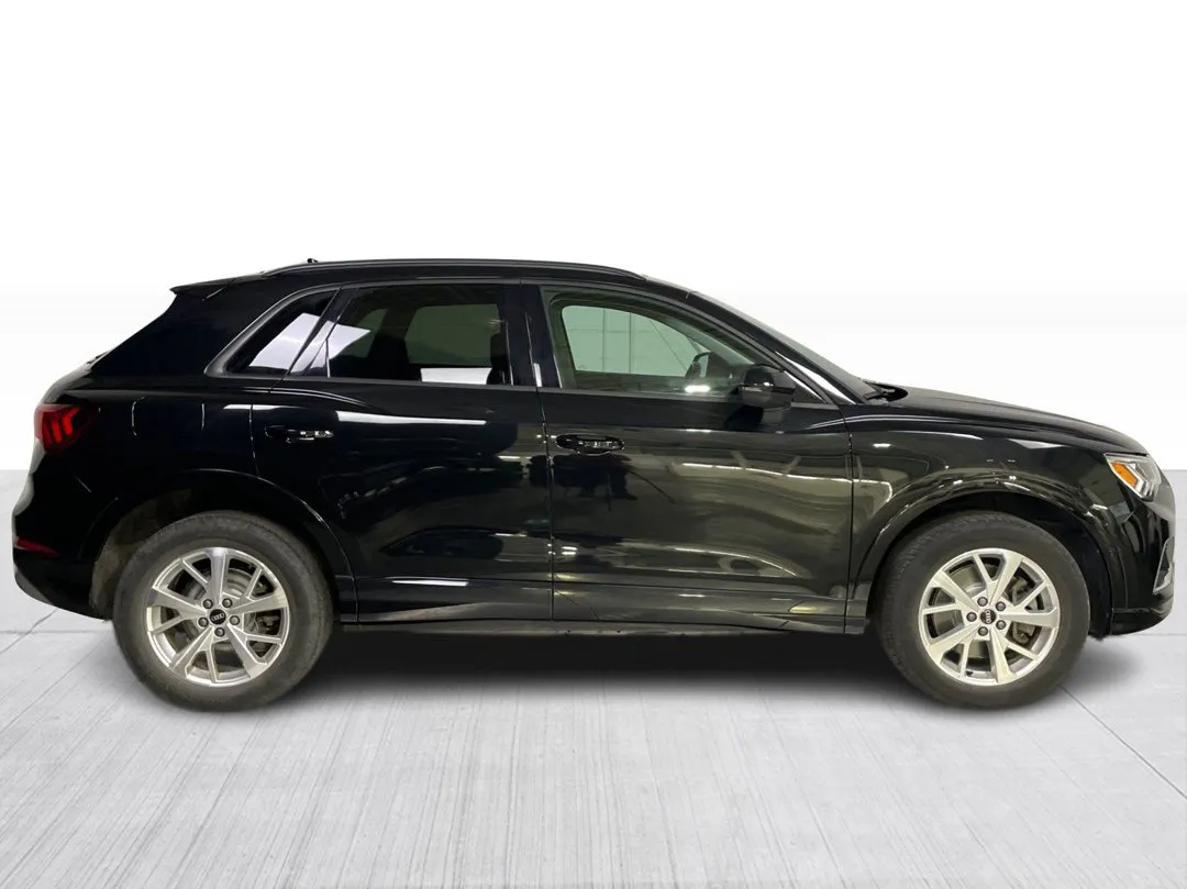 2022 Audi Q3 — photo 2
