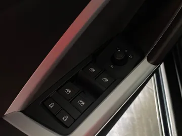 2020 Audi Q3 - image 24