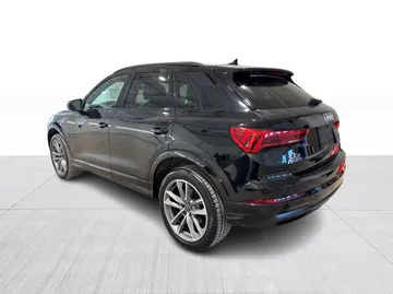 2022 Audi Q3 - image 12