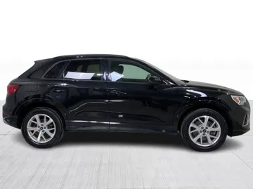 2022 Audi Q3 - image 9