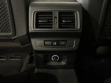 2018 Audi Q5 - image 31