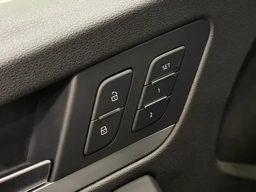 2018 Audi Q5 - image 17
