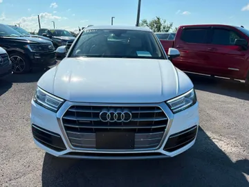 2020 Audi Q5 - image 2