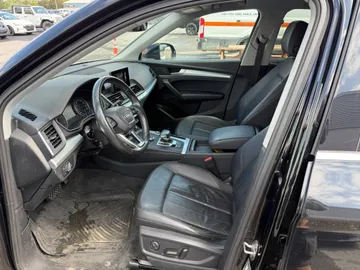2019 Audi Q5 - image 10