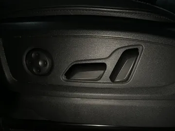 2019 Audi Q5 - image 18