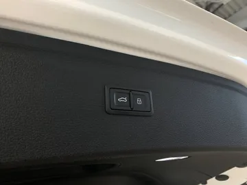 2020 Audi Q5 - image 18