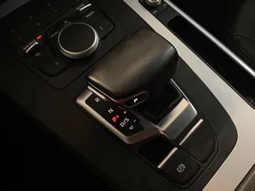 2020 Audi Q5 - image 29