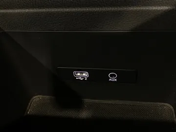 2020 Audi Q5 - image 28