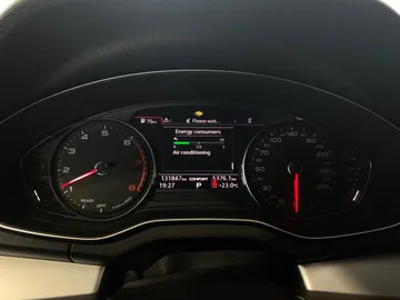 2020 Audi Q5 - image 13