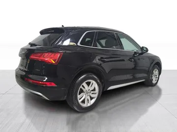 2020 Audi Q5 - image 8