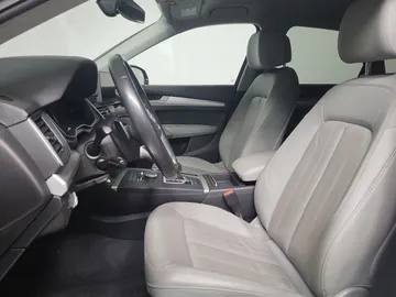 2020 Audi Q5 - image 11