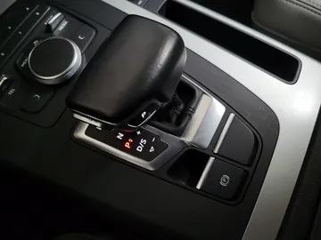 2020 Audi Q5 - image 28
