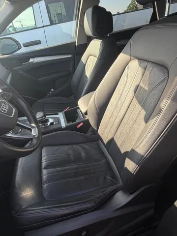 2020 Audi Q5 - image 8