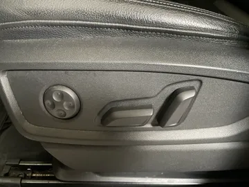 2020 Audi Q5 - image 19