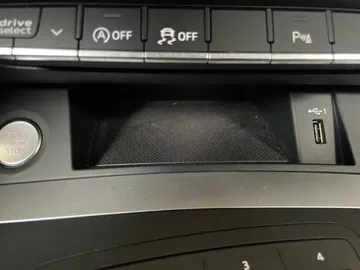 2020 Audi Q5 - image 29